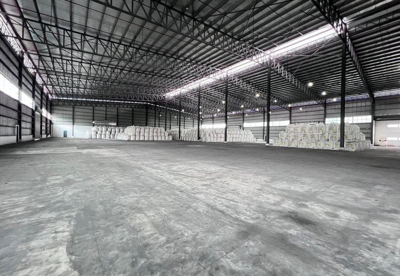 West Port, Pulau Indah