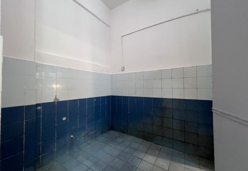 West Port, Pulau Indah