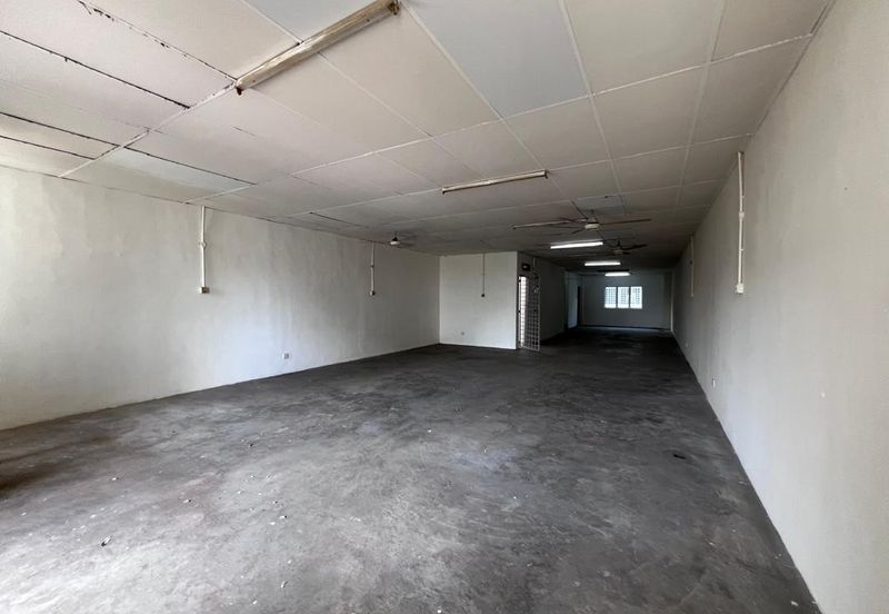 West Port, Pulau Indah