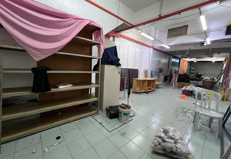 2.5 Storey Shop Lot  For Rent @ Jalan Stesen 1,Klang 
