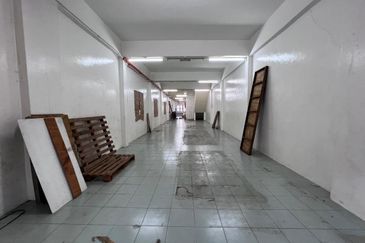 2.5 Storey Shop Lot  For Rent @ Jalan Stesen 1,Klang 