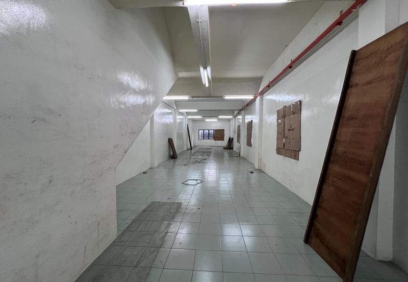 2.5 Storey Shop Lot  For Rent @ Jalan Stesen 1,Klang 