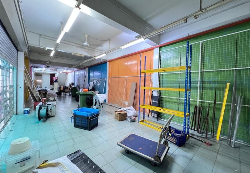 2.5 Storey Shop Lot  For Rent @ Jalan Stesen 1,Klang 