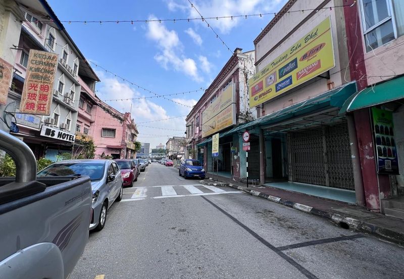2.5 Storey Shop Lot  For Rent @ Jalan Stesen 1,Klang 