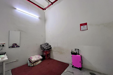 Gravit8 @ Klang South