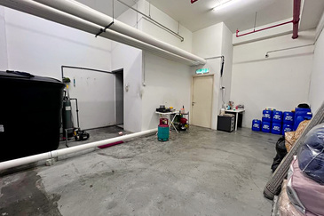 Gravit8 @ Klang South