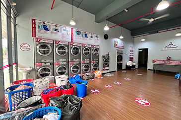 Gravit8 @ Klang South