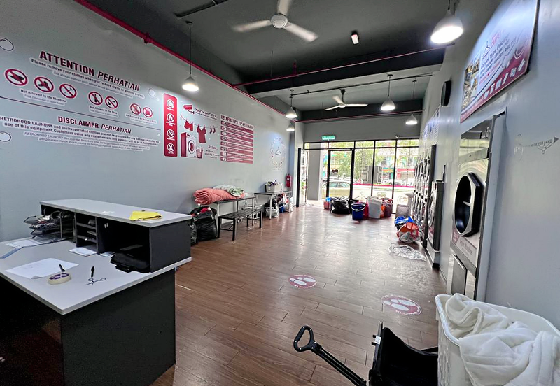 Gravit8 @ Klang South