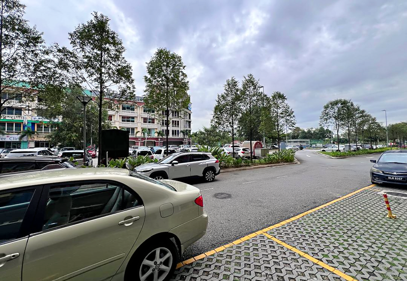 Gravit8 @ Klang South