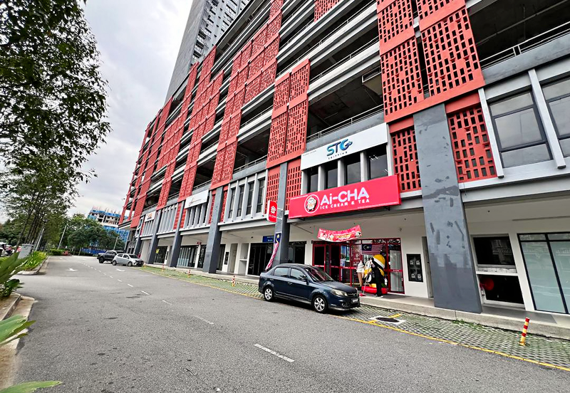 Gravit8 @ Klang South