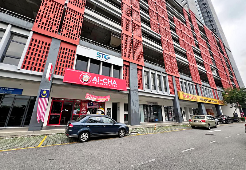 Gravit8 @ Klang South