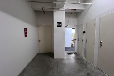 Gravit8 @ Klang South