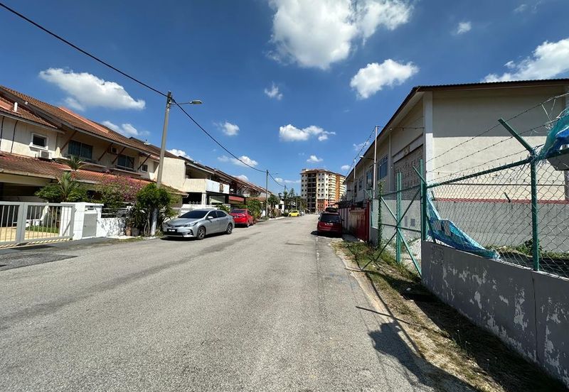 Taman Tepi Sungai ( Taman Teluk Pulai Indah )