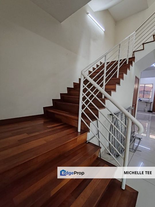 2.5 Storey End Lot @ Lorong Batu Nilam 20C, Bandar Bukit Tinggi 2, Selangor, Klang