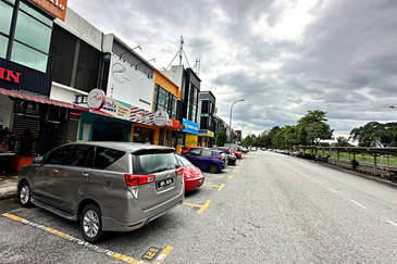 Jalan Anggerik Aranda