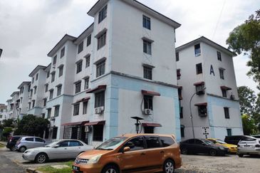 Dahlia Apartment, Putra Perdana