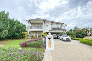 Perdana Lakeview East