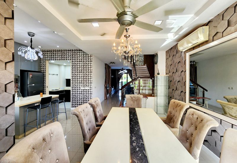 Mozart, Symphony Hills