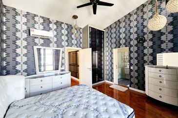 Mozart, Symphony Hills