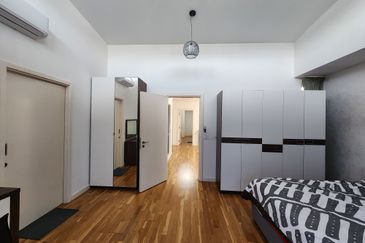 Mozart, Symphony Hills