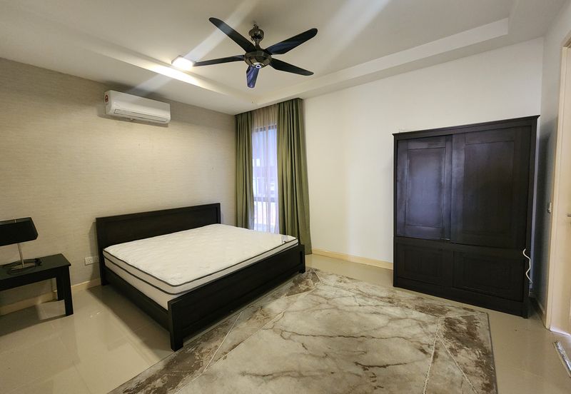 Mozart, Symphony Hills