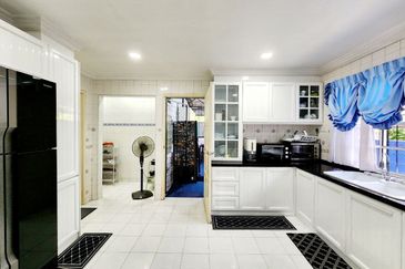 Fully Furnished Bungalow 2-Storey Seksyen 6 Shah Alam