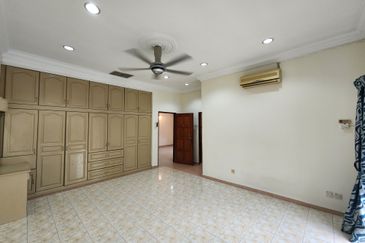 Facing OPEN Corner Semi D Seksyen 9, Shah Alam