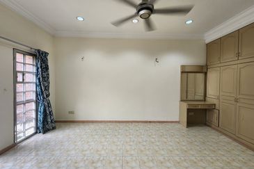 Facing OPEN Corner Semi D Seksyen 9, Shah Alam