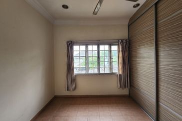 Facing OPEN Corner Semi D Seksyen 9, Shah Alam