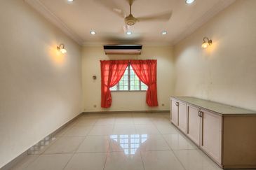 Facing OPEN Corner Semi D Seksyen 9, Shah Alam