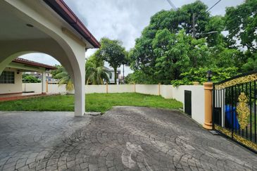 Facing OPEN Corner Semi D Seksyen 9, Shah Alam