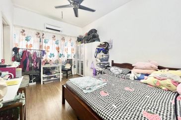 Double Storey Clover Cahaya Alam For Sale !