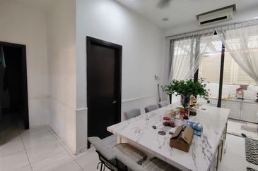 Lukisan @ Alam Impian