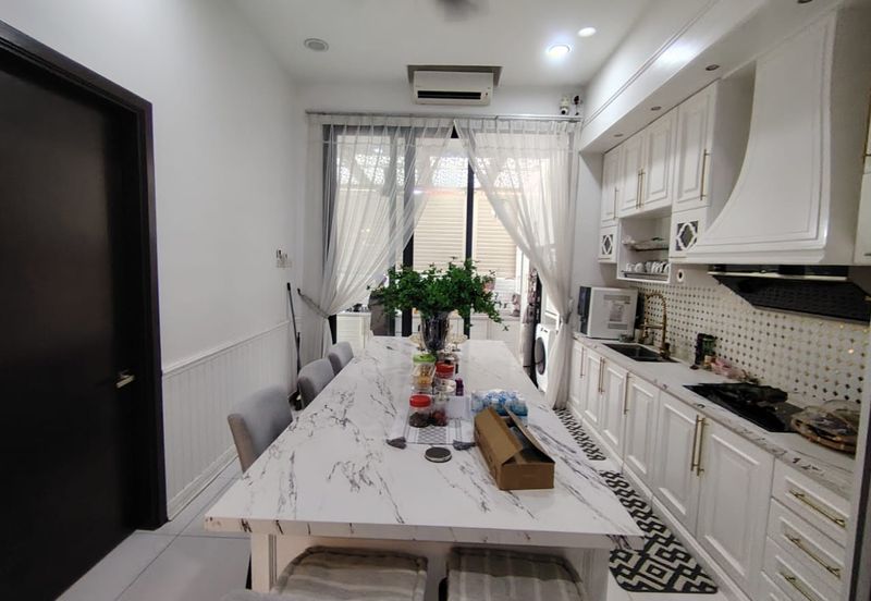 Lukisan @ Alam Impian