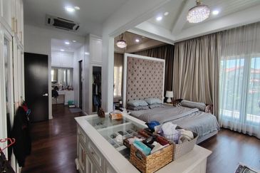 Lukisan @ Alam Impian