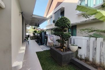 Lukisan @ Alam Impian