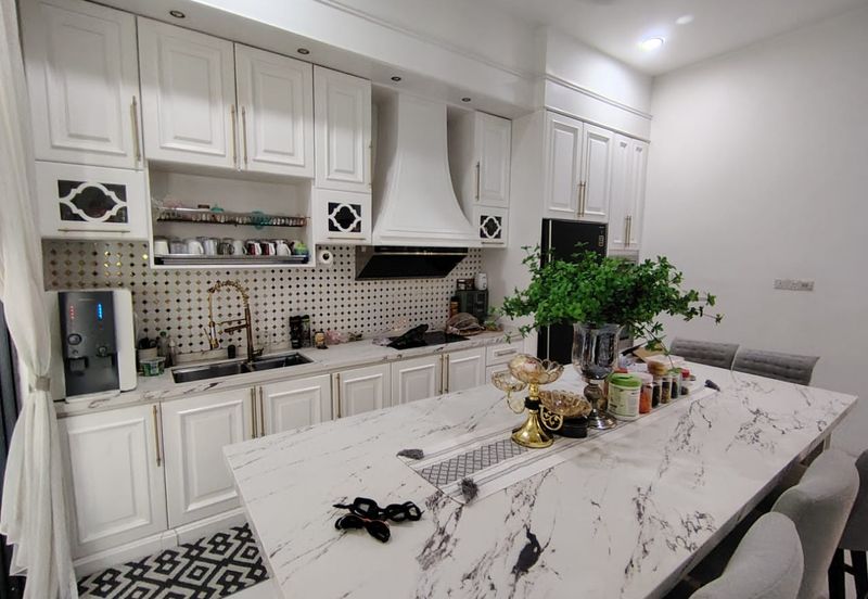 Lukisan @ Alam Impian