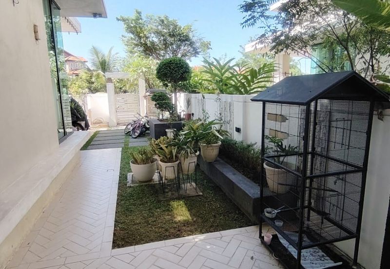 Lukisan @ Alam Impian