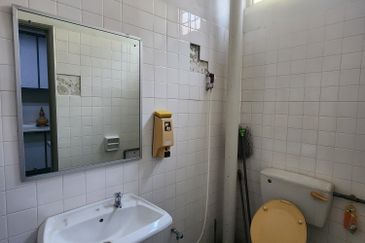 Cheapest Shoplot 2-Storey Seksyen 8 Shah Alam