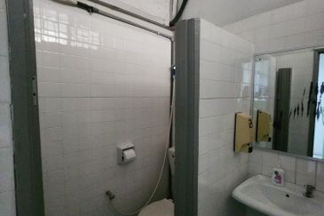 Cheapest Shoplot 2-Storey Seksyen 8 Shah Alam