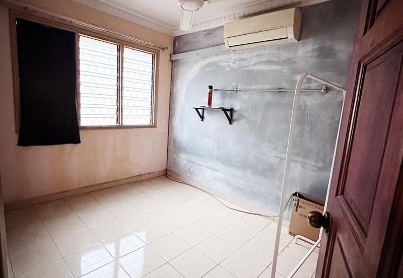 Seksyen 19 Shah Alam Facing Open