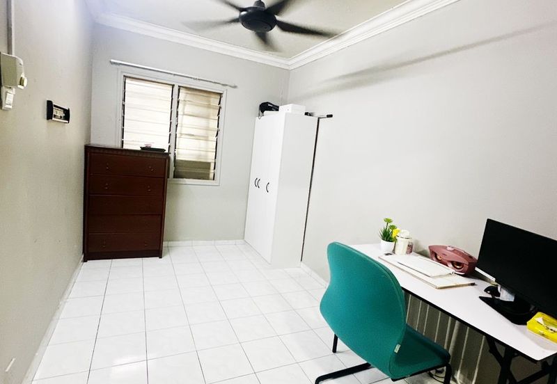 Seksyen 19 Shah Alam Facing Open