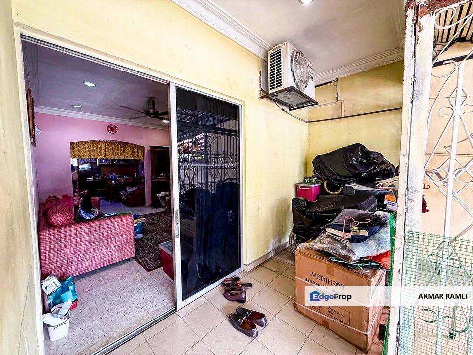 Single Storey Terrace Seksyen 18 Shah Alam, Selangor, Shah Alam