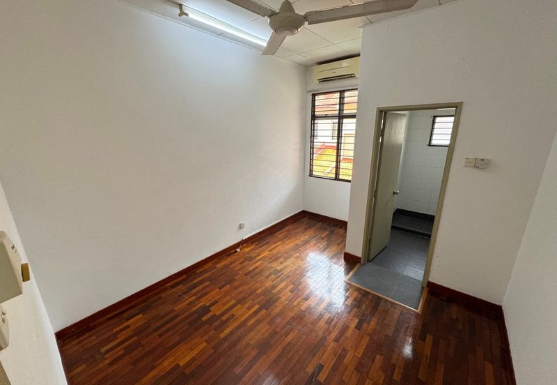 Canal Gardens, Kota Kemuning