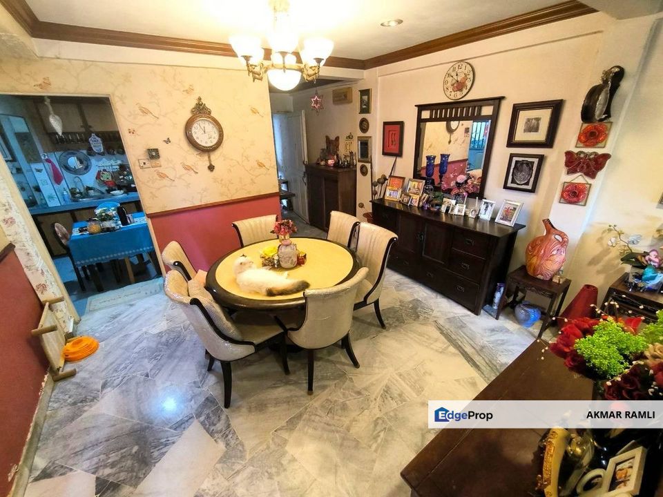 Below MV Sri Permata Seksyen 9 Shah 80000, Selangor, Shah Alam