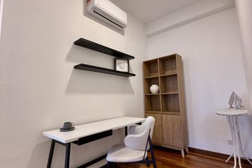 Renai Jelutong Residences