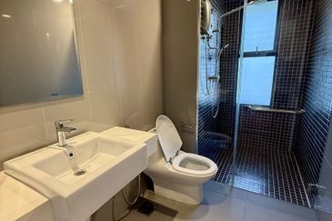 Renai Jelutong Residences