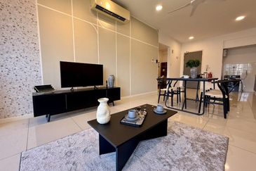 Renai Jelutong Residences