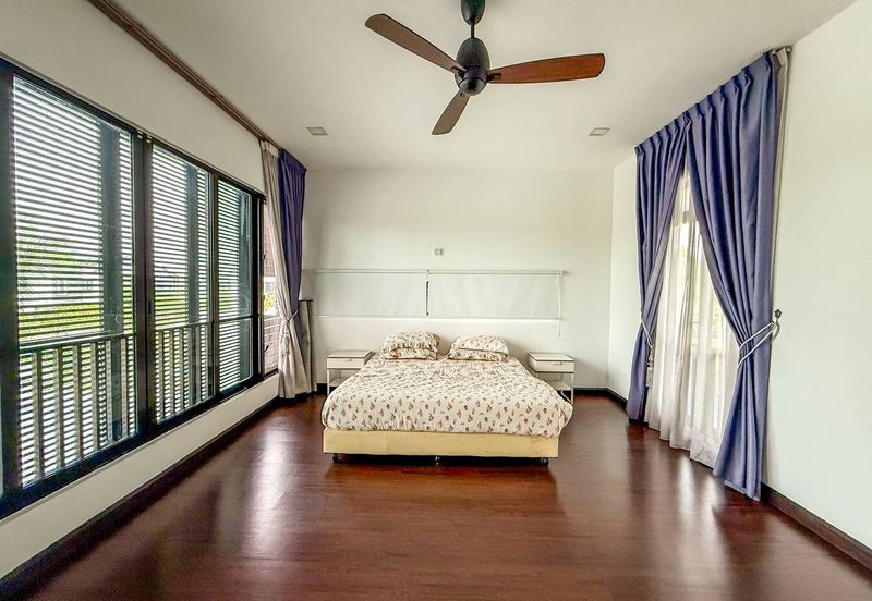 Corner with Swimming Pool Aralia Elmina Garden