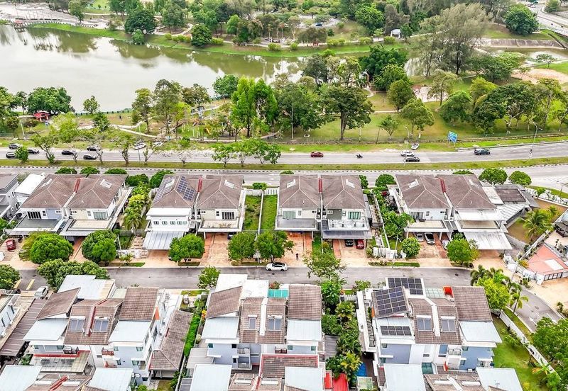 Bangi Lakehill Villas